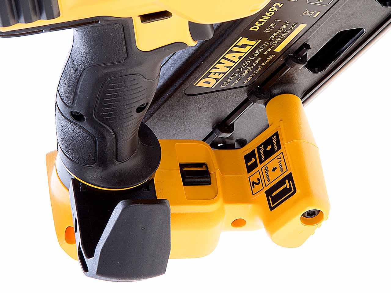 Dewalt 90mm nail discount gun