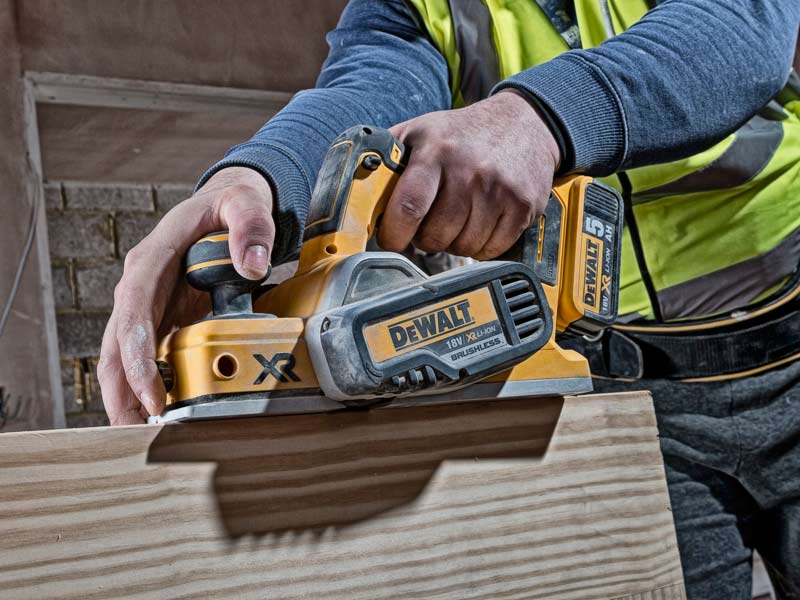 Dewalt cordless planer outlet 18v