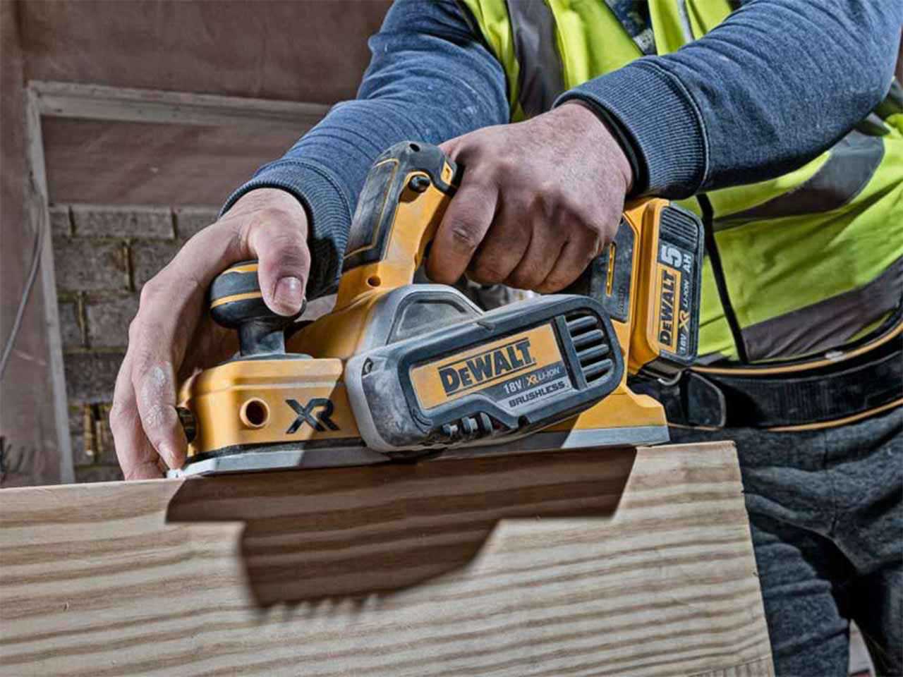 Dewalt on sale planer brushless