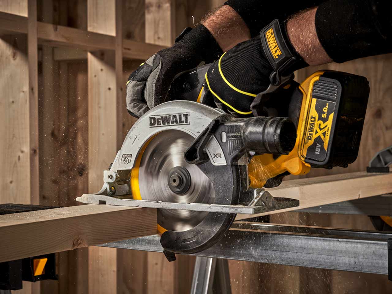 Brushless discount circular saw