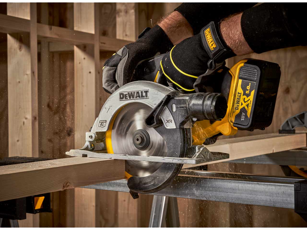 Dewalt mini online circular saw 18v