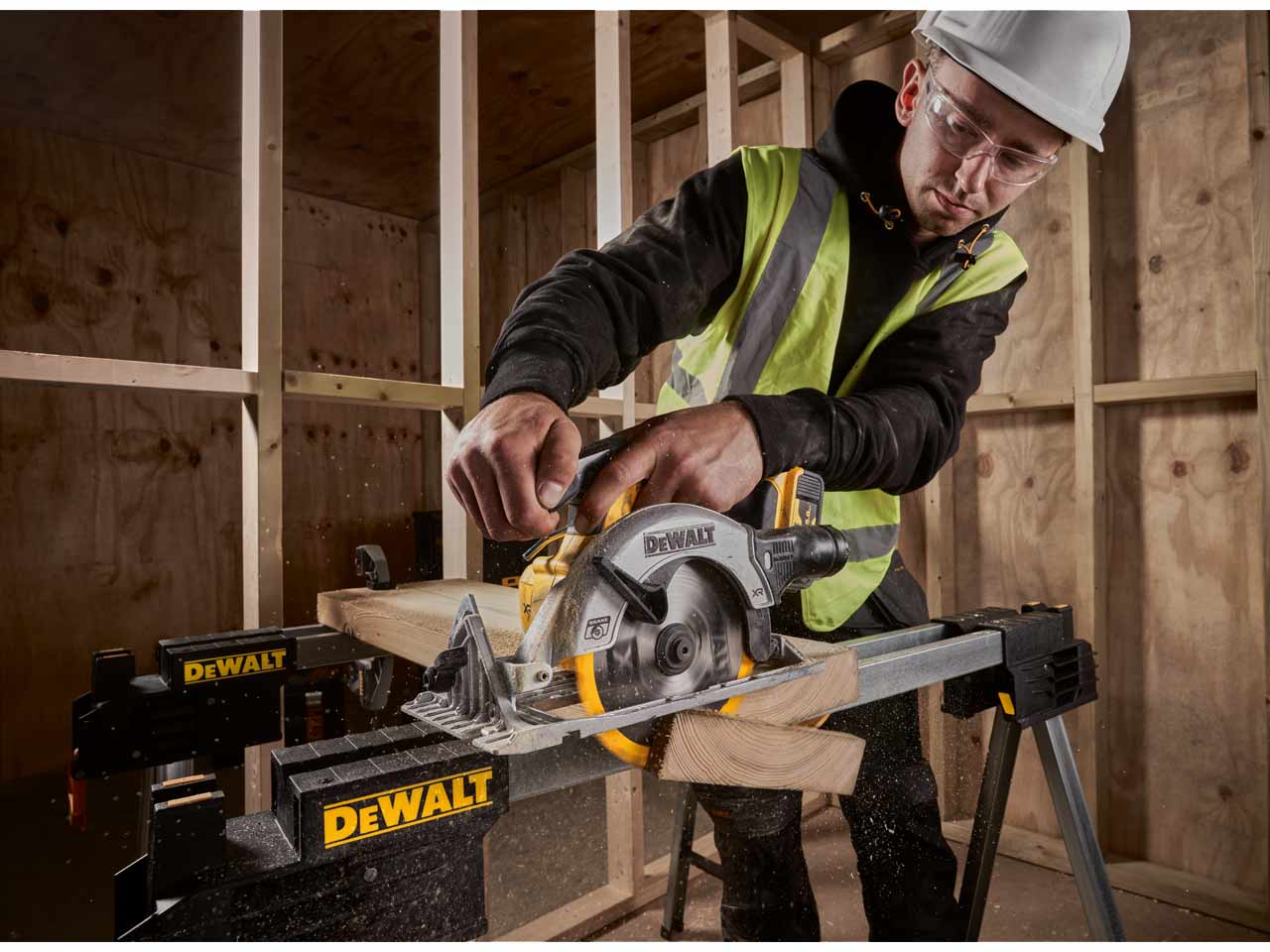 Dewalt 165 deals circular saw