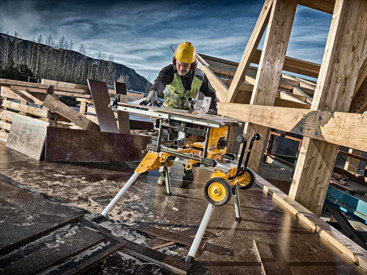 Dewalt table store saw dcs7485