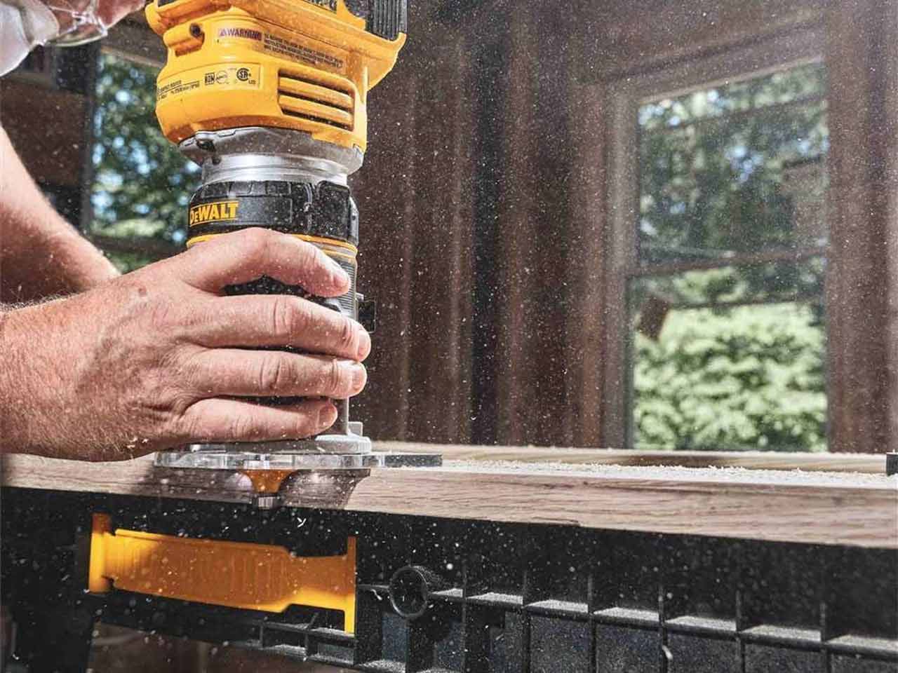 Dewalt 18v brushless discount router