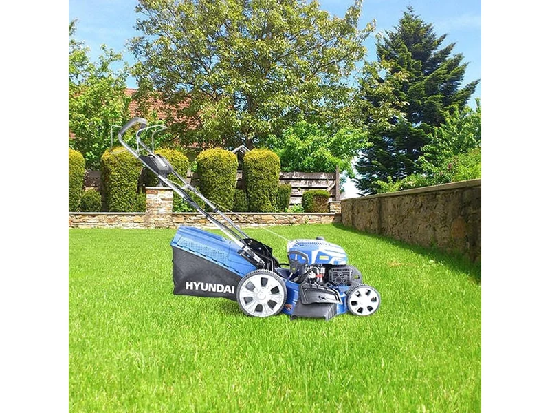 Hyundai HYM530SPR 196cc 530mm Self-Propelled Petrol Lawn Mower