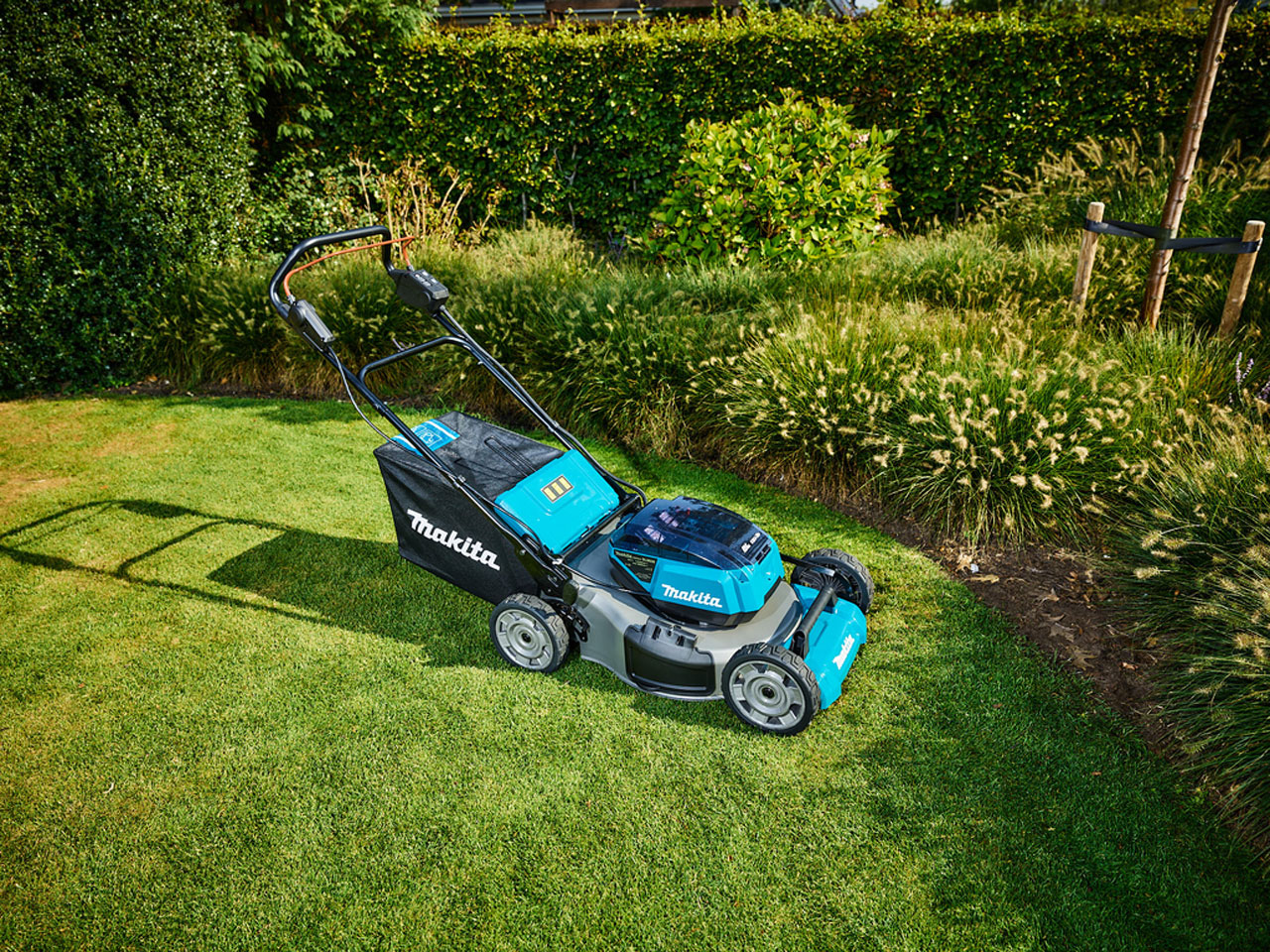 Makita mowers deals