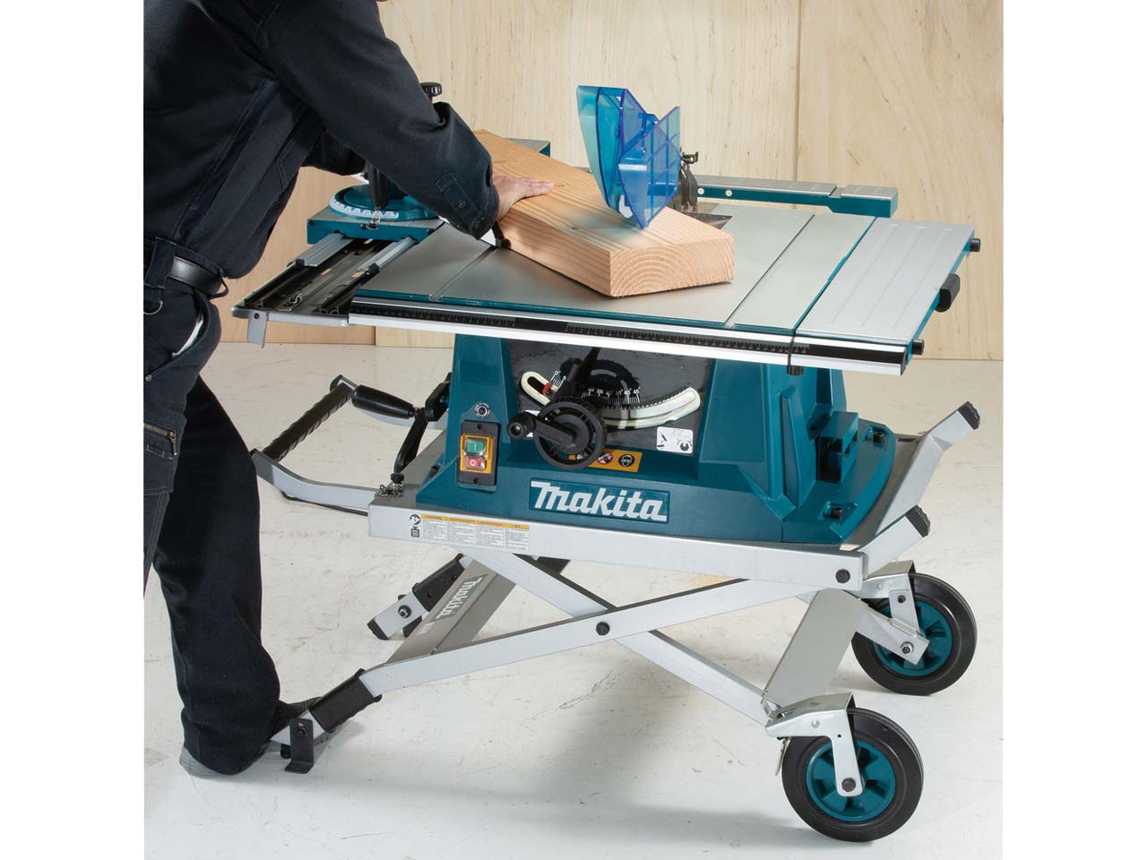 Makita portable table deals saw