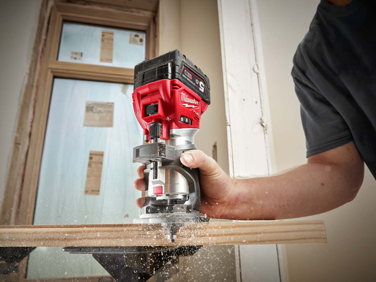 Milwaukee m18 shop compact router