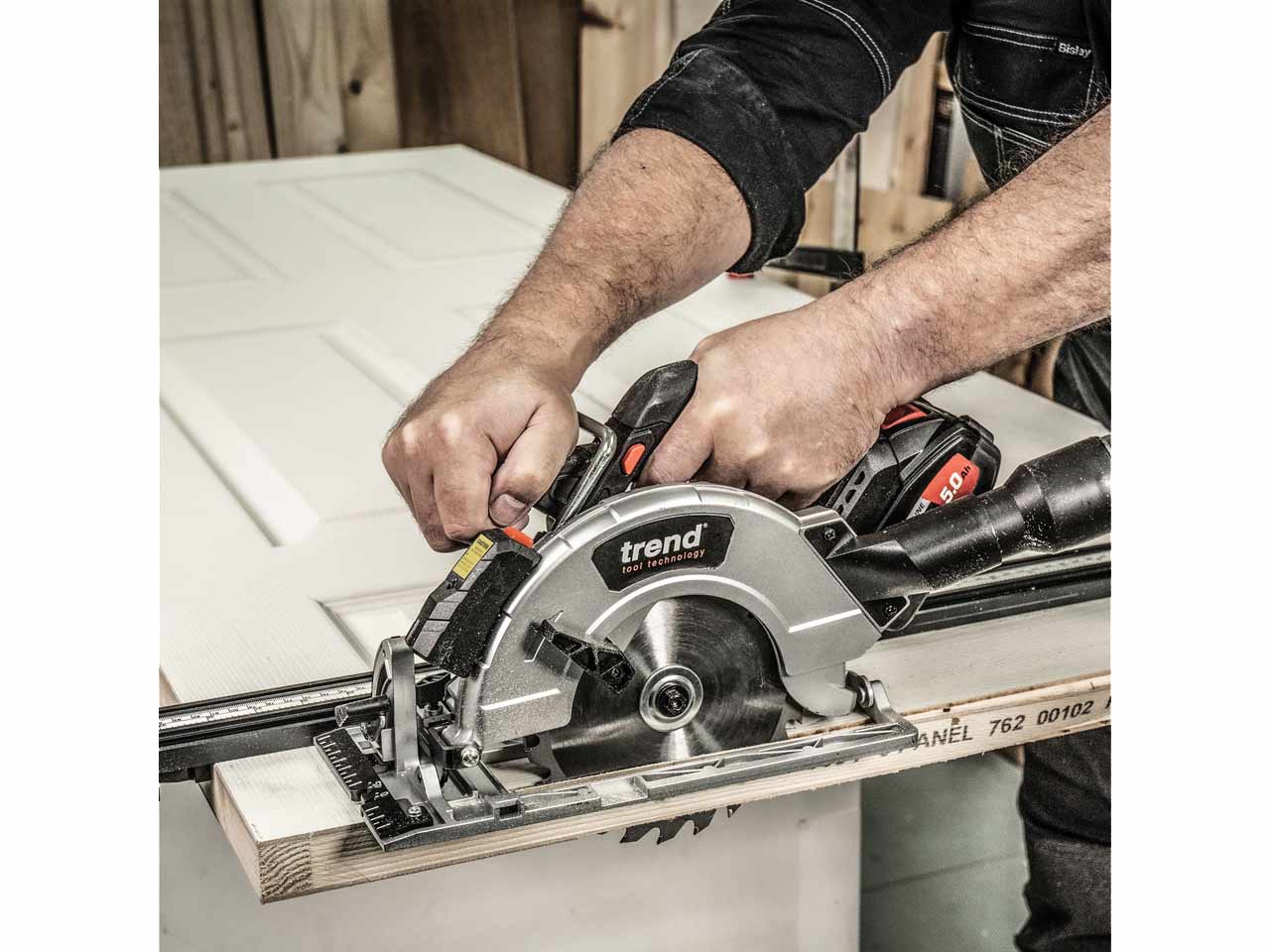 Circular deals power saw