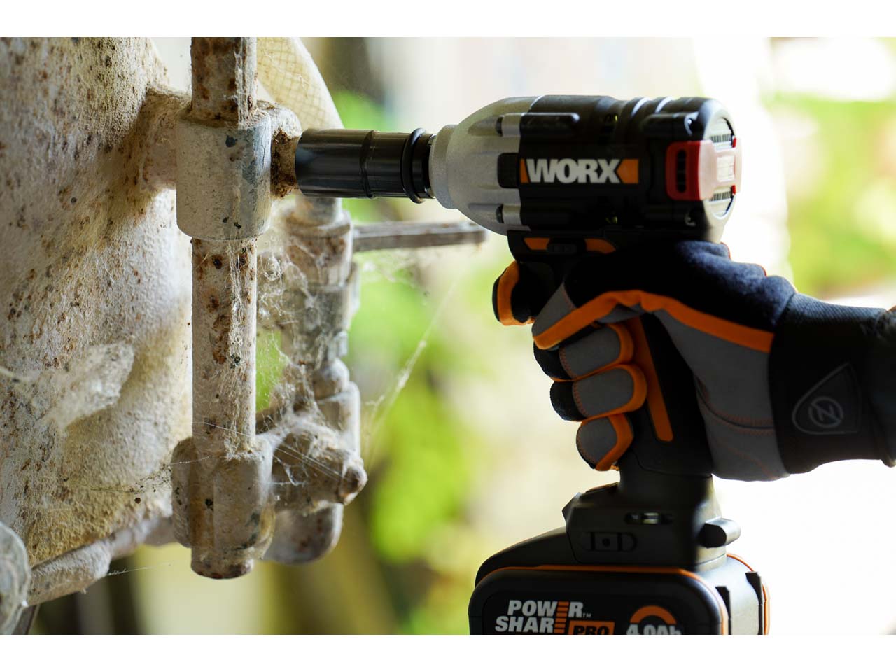 Worx WX272 20V 2x2Ah 1 2in Cordless Impact Wrench Kit