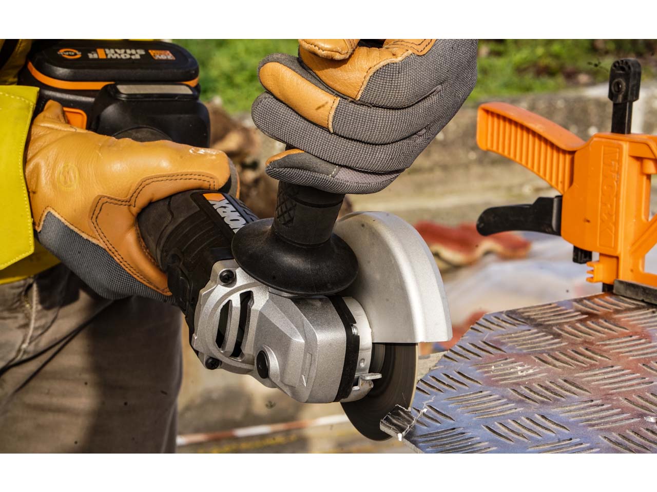 Worx WX812.9 20V Cordless Brushless Angle Grinder Bare Unit